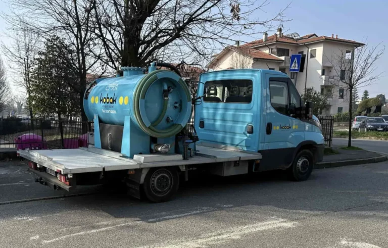 Kobak camion bagni chimici